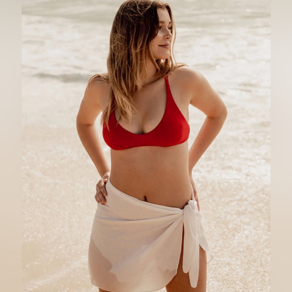 NWT Andie Swimwear The Valencia Top in Cherry Red, Small
